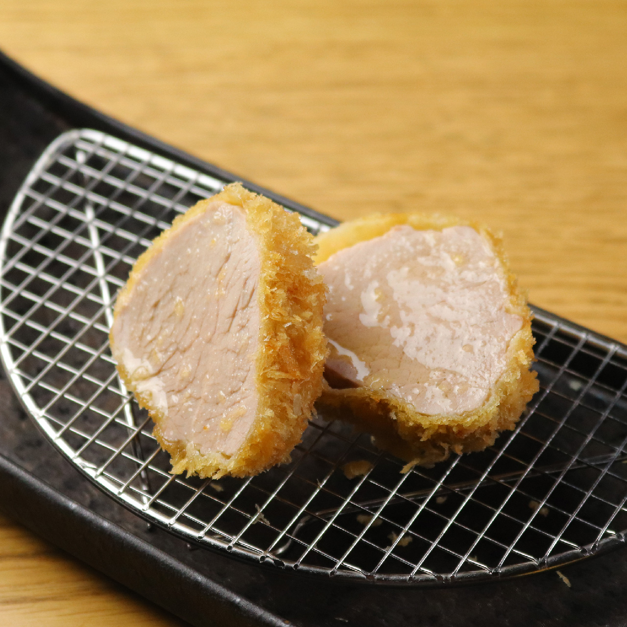 eEATサイド_単品ヒレ 特選岩中豚ヒレカツ(50g)|神田でカツのテイクアウト・デリバリーならつらら